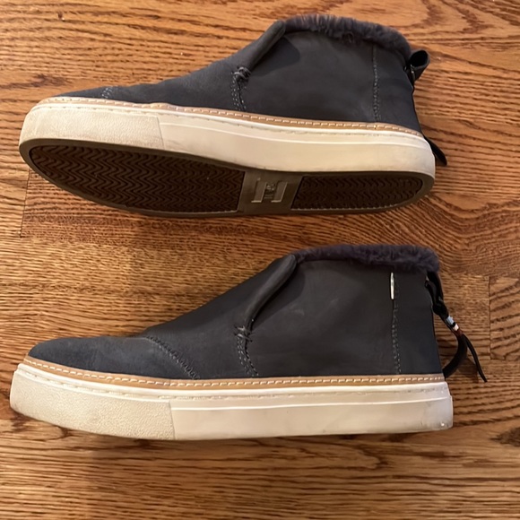 Toms Paxton Slip-Ons - Picture 6 of 7